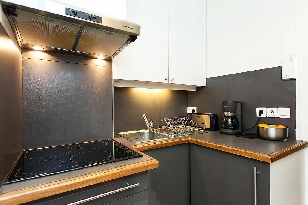 Suffren Apartment