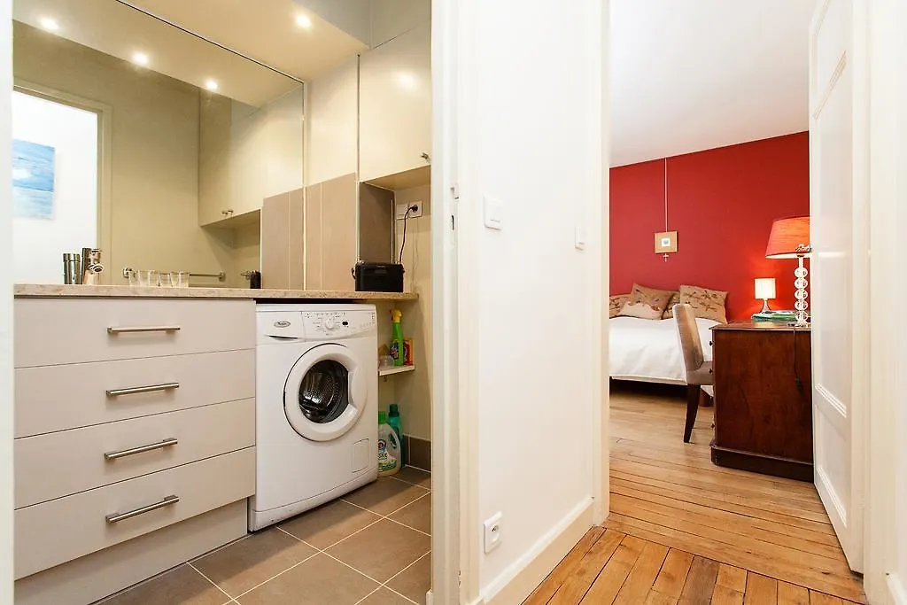 Suffren Apartment